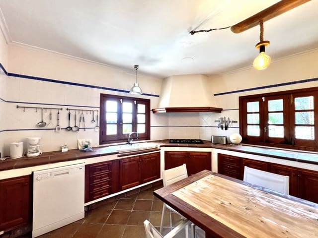 4 bedroom Villa for sale in Búger with pool - € 1,100,000 (Ref: 8333919)