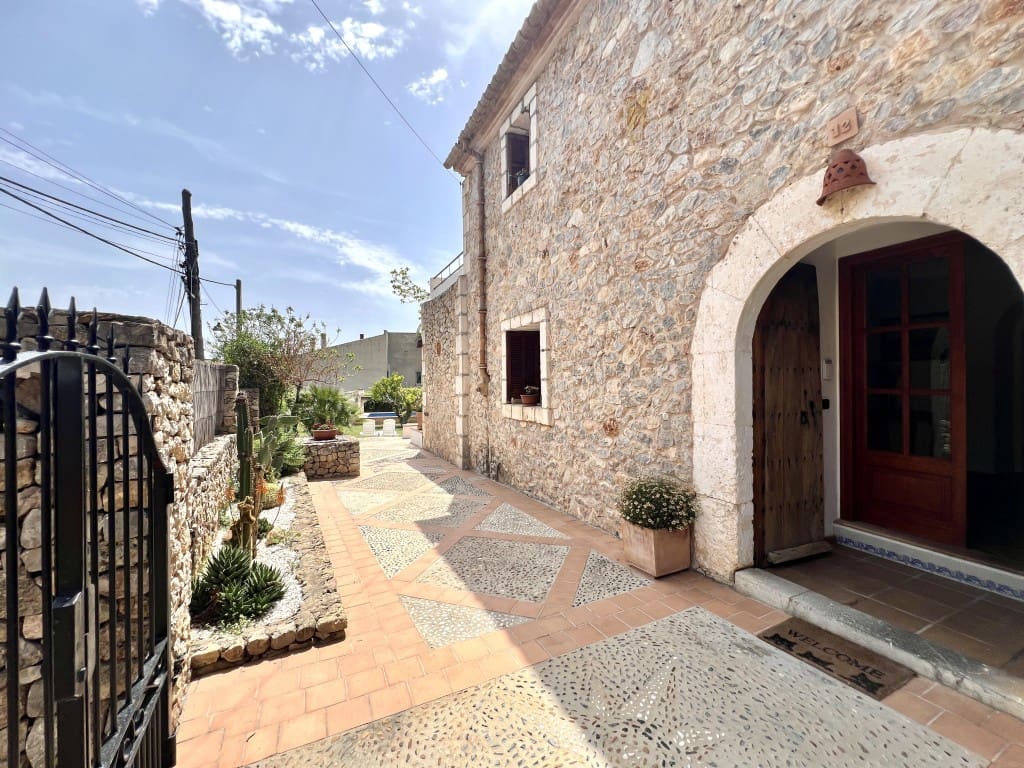 4 soveværelse Villa til salg i Buger med swimmingpool - € 1.100.000 (Ref: 8333919)