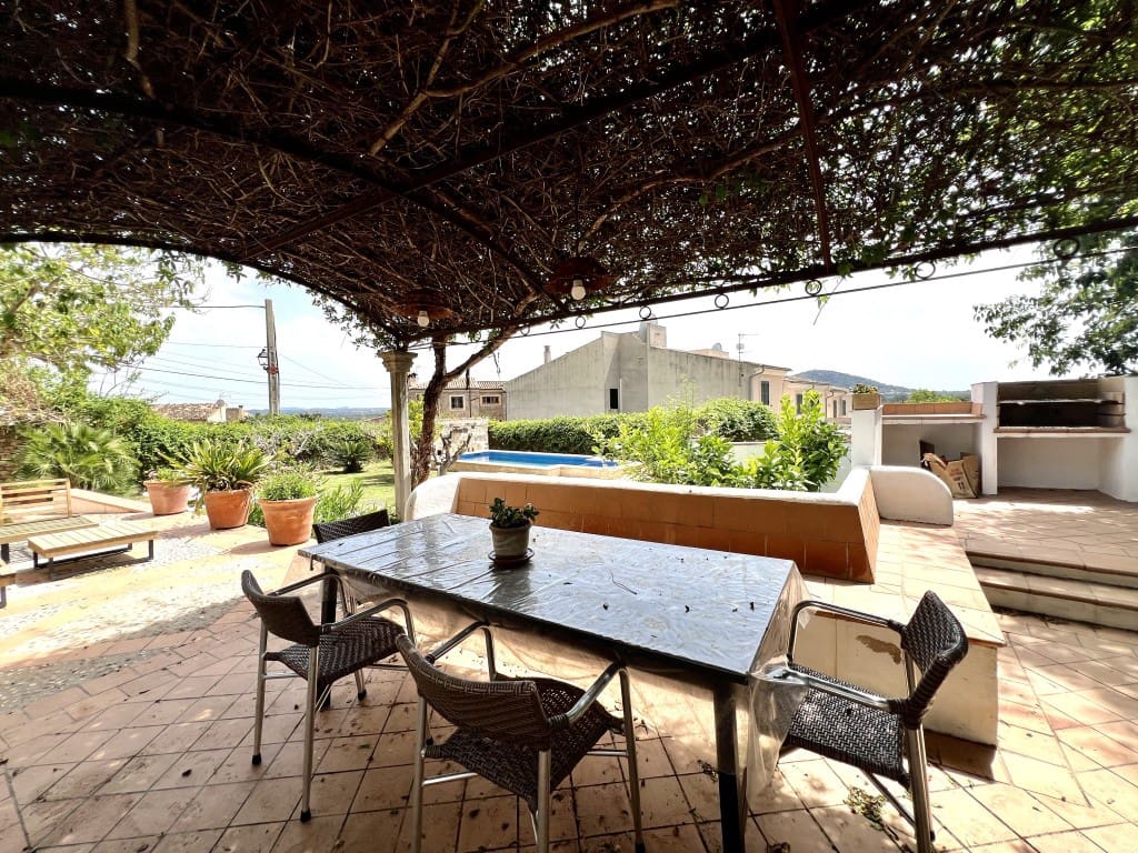 4 soveværelse Villa til salg i Buger med swimmingpool - € 1.100.000 (Ref: 8333919)