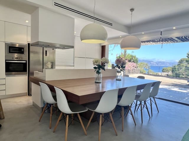 4 soveværelse Villa til salg i Alcúdia med swimmingpool - € 2.200.000 (Ref: 8385392)