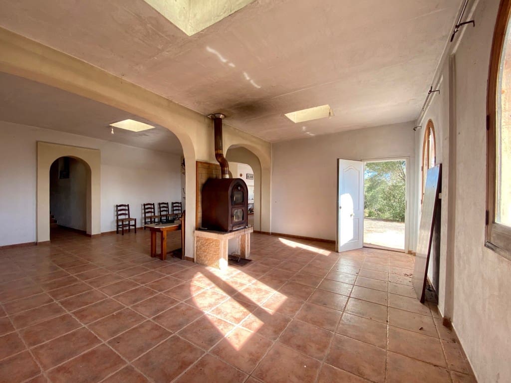 2 bedroom Villa for sale in Sencelles with pool - € 649,000 (Ref: 8715377)