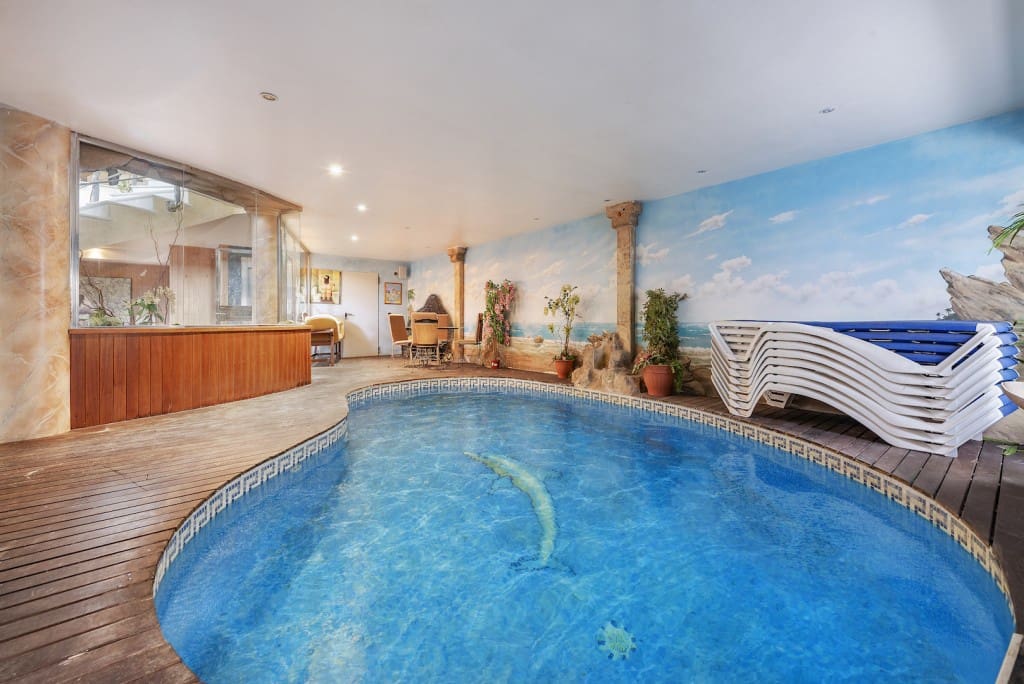 5 soveværelse Villa til salg i Buger med swimmingpool - € 3.100.000 (Ref: 8957380)