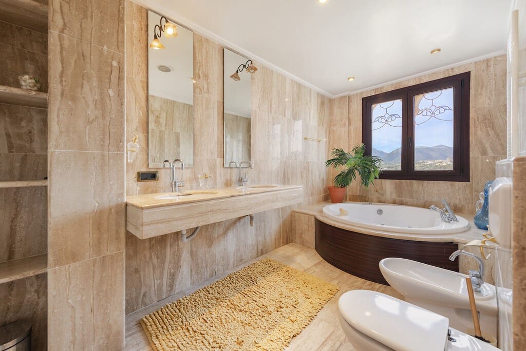 5 sypialnia Willa na sprzedaż w Buger z basenem - 3 100 000 € (Ref: 8957380)