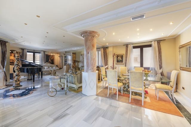 5 bedroom Villa for sale in Búger with pool - € 3,100,000 (Ref: 8957380)