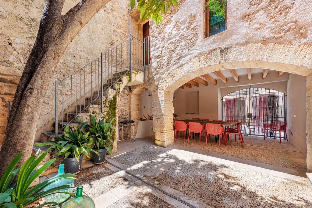 5 bedroom Villa for sale in Arta with pool garage - € 1,530,000 (Ref: 9142322)