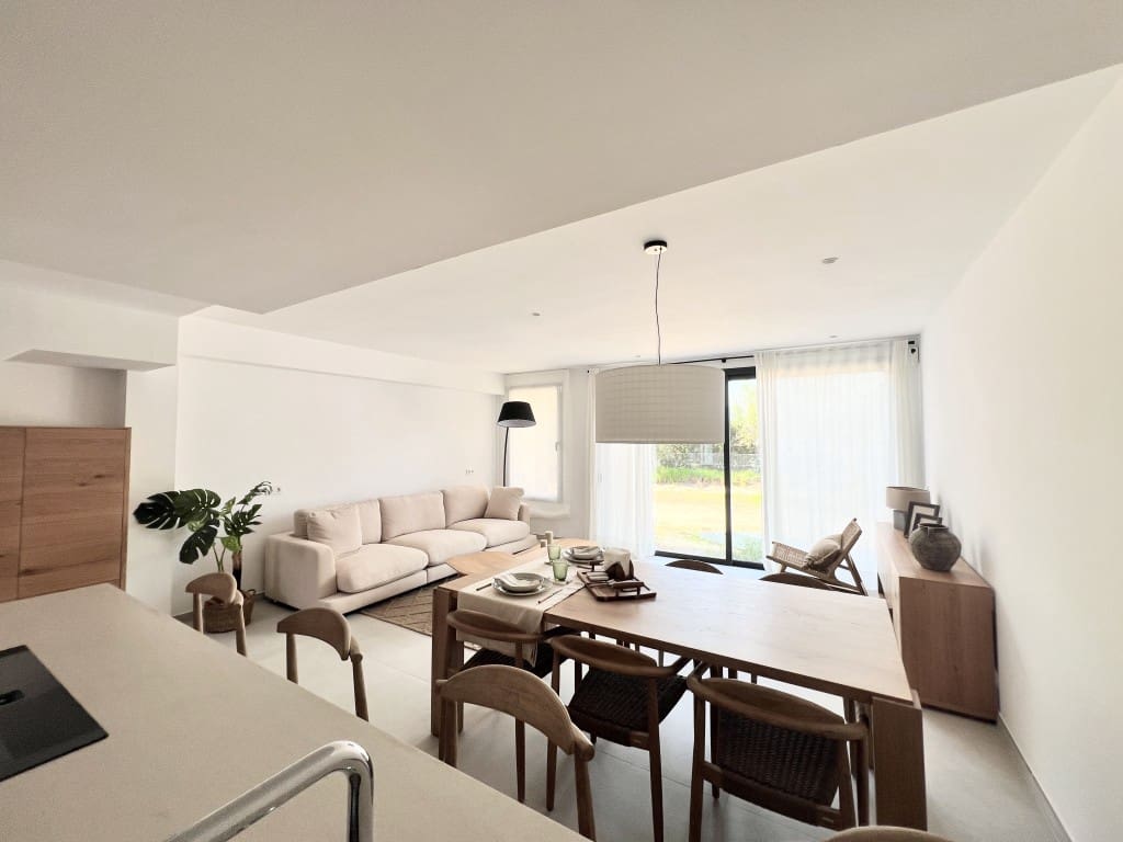 3 bedroom Apartment for sale in Puerto de Alcudia with pool garage - € 690,000 (Ref: 9269570)