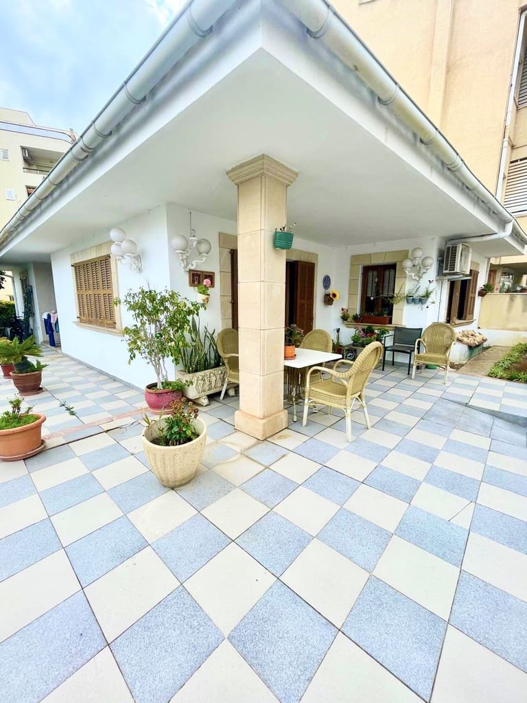 3 soverom Villa til salgs i Puerto de Alcudia med garasje - € 580 000 (Ref: 9337833)