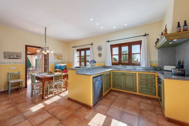 4 soveværelse Villa til salg i Lloseta med swimmingpool garage - € 2.500.000 (Ref: 9353439)