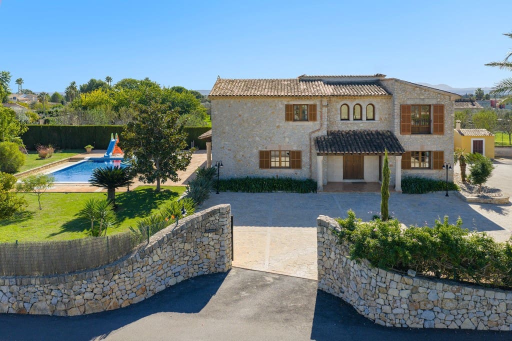 4 chambre Villa/Maison à vendre à Lloseta avec piscine garage - 2 500 000 € (Ref: 9353439)