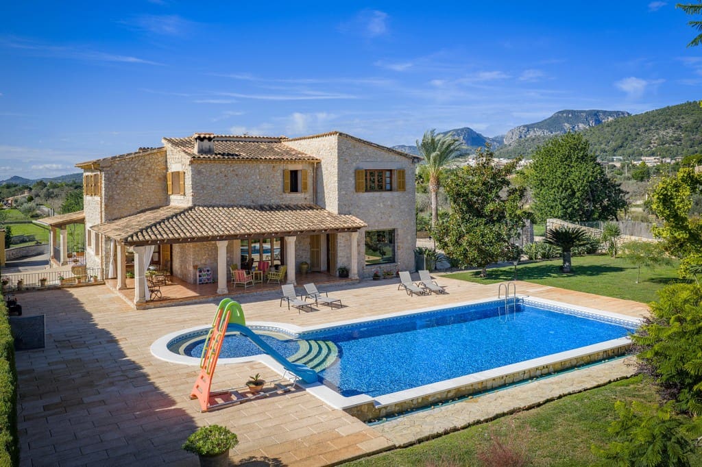 4 chambre Villa/Maison à vendre à Lloseta avec piscine garage - 2 500 000 € (Ref: 9353439)