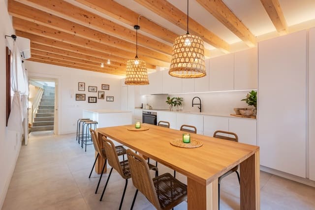 2 soverom Villa til salgs i Selva med garasje - € 680 000 (Ref: 9403273)