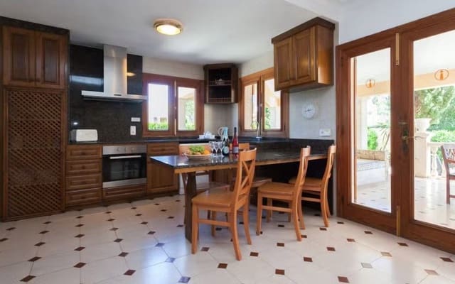 4 makuuhuone Huvila myytävänä paikassa Port de Pollença, Pollensa / Pollença mukana uima-altaan - 2 200 000 € (Ref: 9413810)