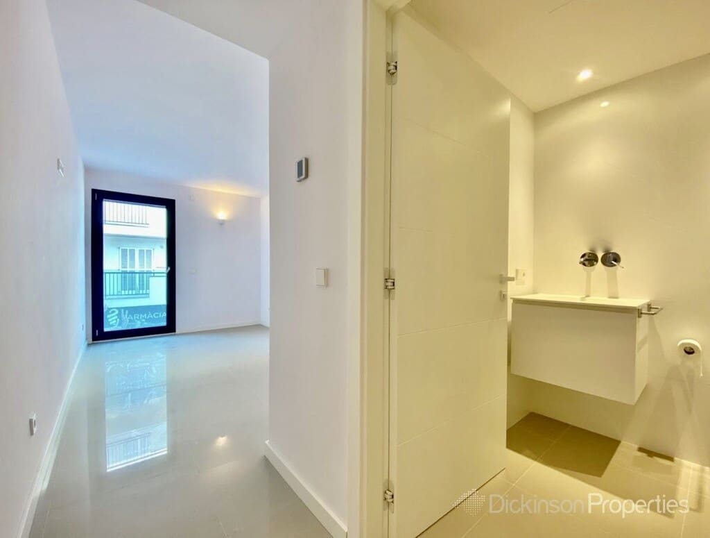 3 bedroom Apartment for sale in Puerto de Alcudia - € 650,000 (Ref: 9481921)