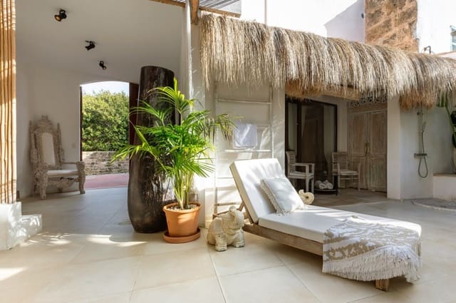 3 slaapkamer Villa te koop in Alcúdia - € 899.000 (Ref: 9568395)