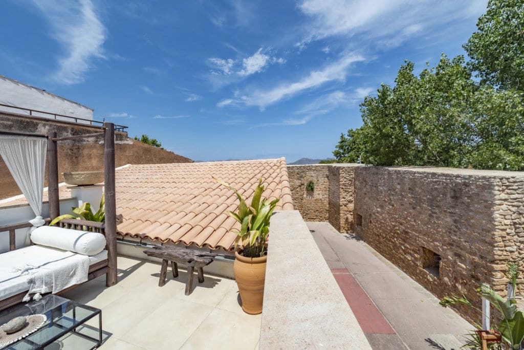 3 bedroom Villa for sale in Alcudia with garage - € 790,000 (Ref: 9568395)