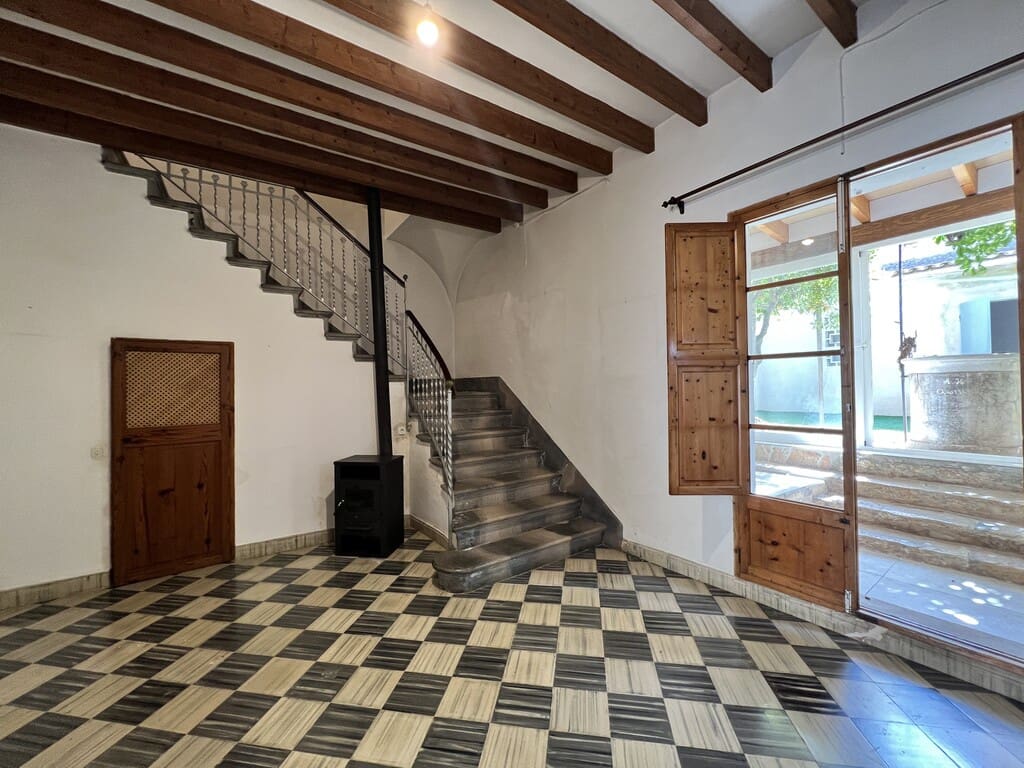 4 bedroom Villa for sale in Costitx with garage - € 590,000 (Ref: 9806392)