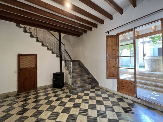 4 bedroom Villa for sale in Costitx with garage - € 590,000 (Ref: 9806392)