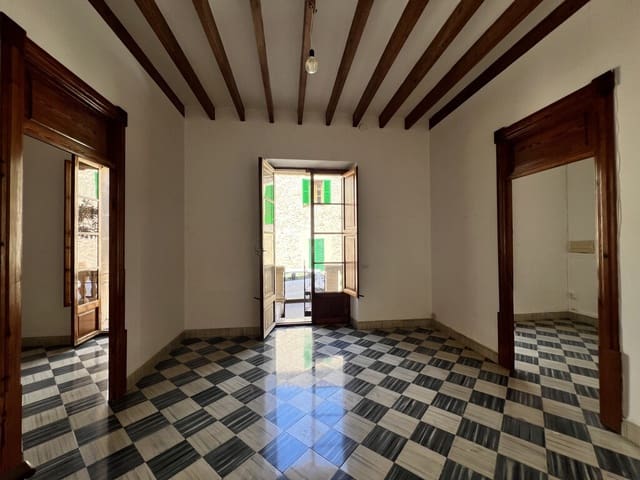 4 bedroom Villa for sale in Costitx with garage - € 590,000 (Ref: 9806392)