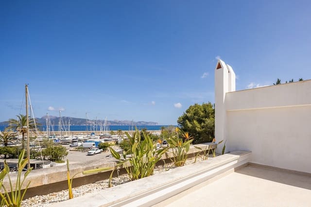 4 bedroom Villa for sale in Alcúdia with garage - € 3,980,000 (Ref: 9880792)
