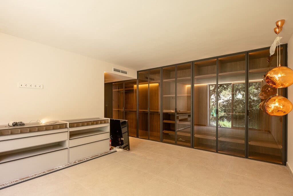 4 bedroom Villa for sale in Alcudia with garage - € 3,980,000 (Ref: 9880792)