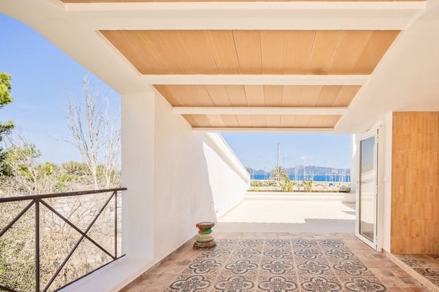4 bedroom Villa for sale in Alcúdia with garage - € 3,980,000 (Ref: 9880792)