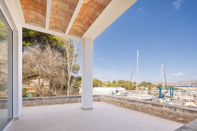 4 bedroom Villa for sale in Alcúdia with garage - € 3,980,000 (Ref: 9880792)