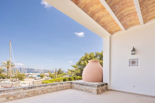 4 bedroom Villa for sale in Alcúdia with garage - € 3,980,000 (Ref: 9880792)