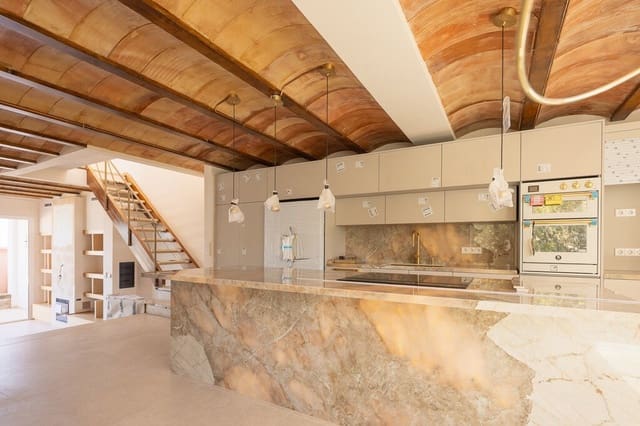 4 bedroom Villa for sale in Alcúdia with garage - € 3,980,000 (Ref: 9880792)