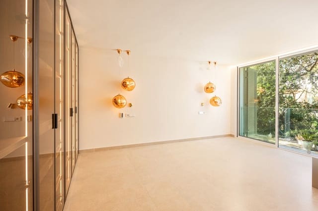 4 bedroom Villa for sale in Alcúdia with garage - € 3,980,000 (Ref: 9880792)