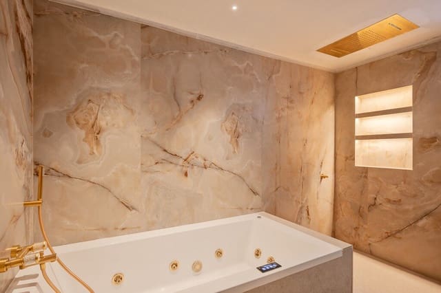 4 bedroom Villa for sale in Alcúdia with garage - € 3,980,000 (Ref: 9880792)