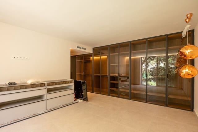 4 bedroom Villa for sale in Alcúdia with garage - € 3,980,000 (Ref: 9880792)