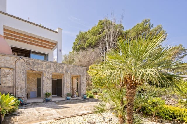 4 bedroom Villa for sale in Alcúdia with garage - € 3,980,000 (Ref: 9880792)