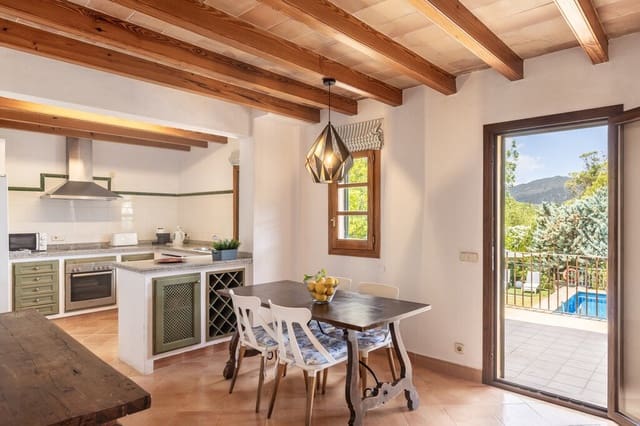 3 bedroom Villa for sale in Pollensa / Pollença with pool garage - € 1,800,000 (Ref: 9949477)