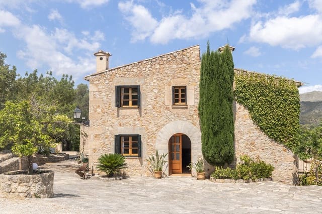 3 bedroom Villa for sale in Pollensa / Pollença with pool garage - € 1,800,000 (Ref: 9949477)