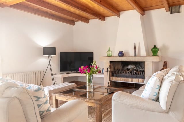 3 bedroom Villa for sale in Pollensa / Pollença with pool garage - € 1,800,000 (Ref: 9949477)