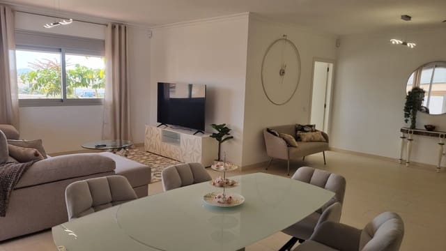 3 makuuhuone Huoneisto myytävänä paikassa Amarilla Golf, San Miguel de Abona mukana uima-altaan 
autotalli - 380 000 € (Ref: 8844036)