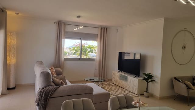 3 makuuhuone Huoneisto myytävänä paikassa Amarilla Golf, San Miguel de Abona mukana uima-altaan 
autotalli - 380 000 € (Ref: 8844036)