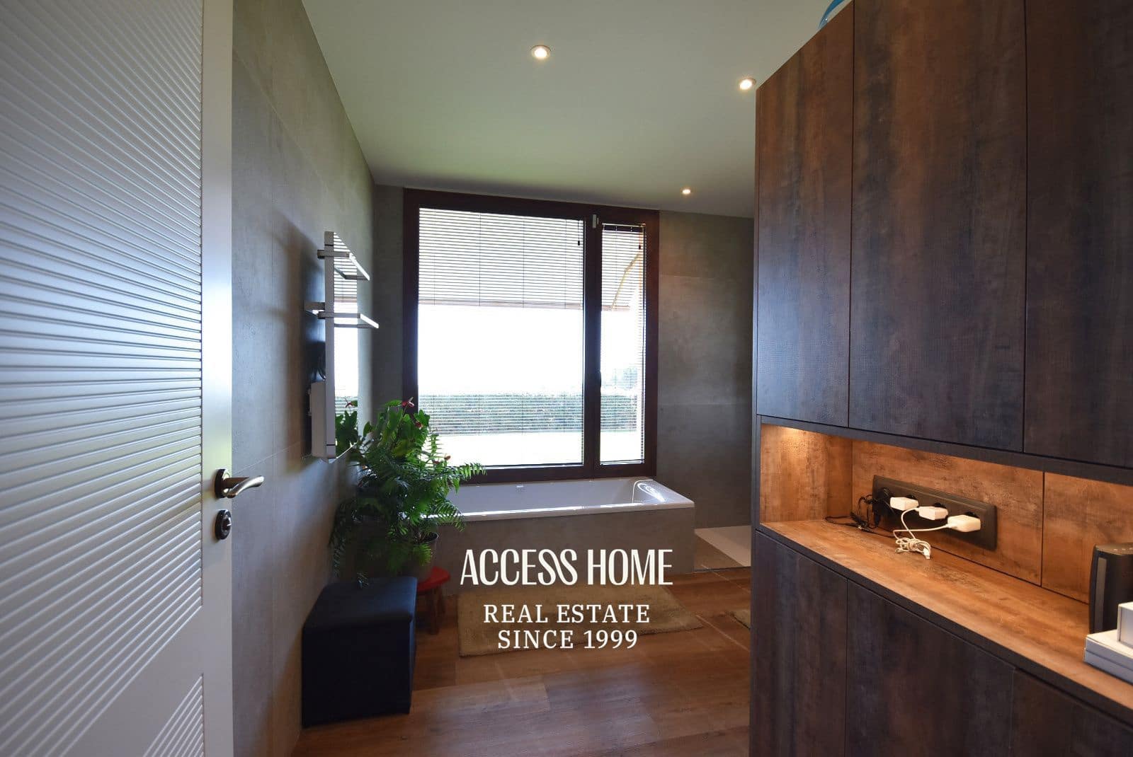 5 bedroom Villa for sale in Sant Vicenc de Montalt with pool garage - € 2,200,000 (Ref: 10048529)