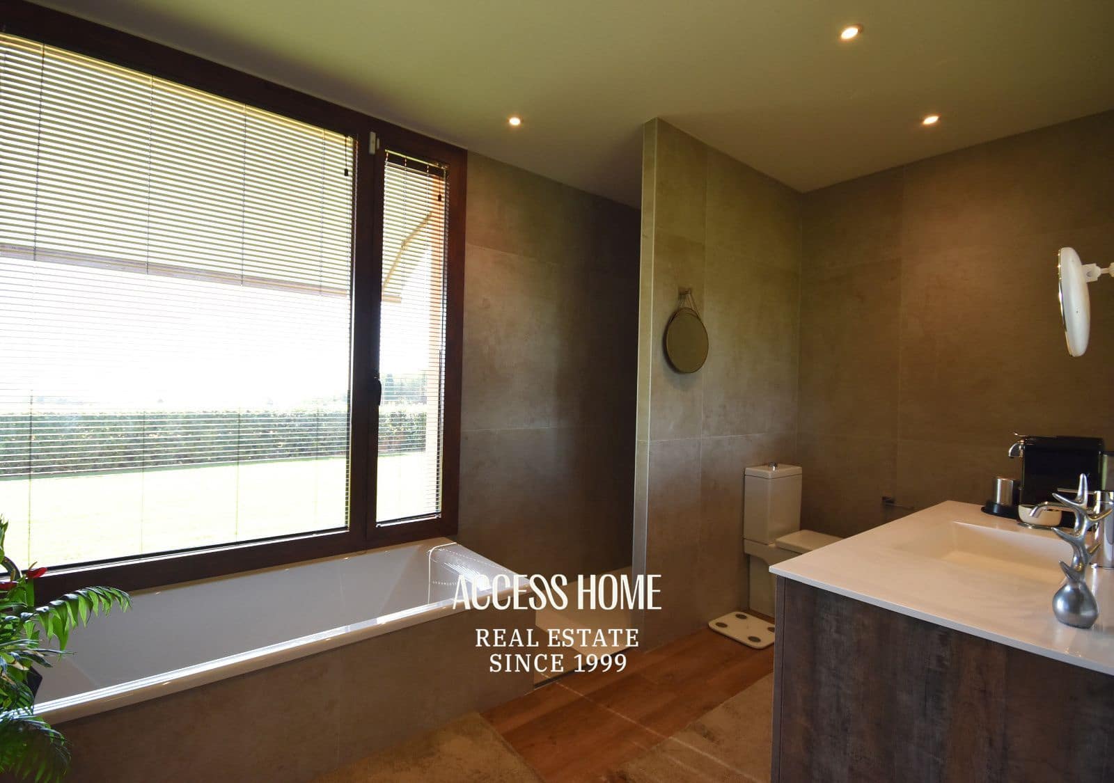 5 bedroom Villa for sale in Sant Vicenc de Montalt with pool garage - € 2,200,000 (Ref: 10048529)