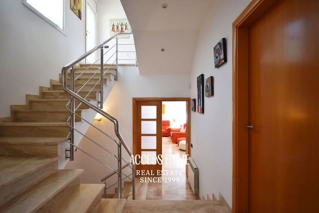 4 sovrum Villa till salu i Premià de Dalt med garage - 750 000 € (Ref: 10054343)