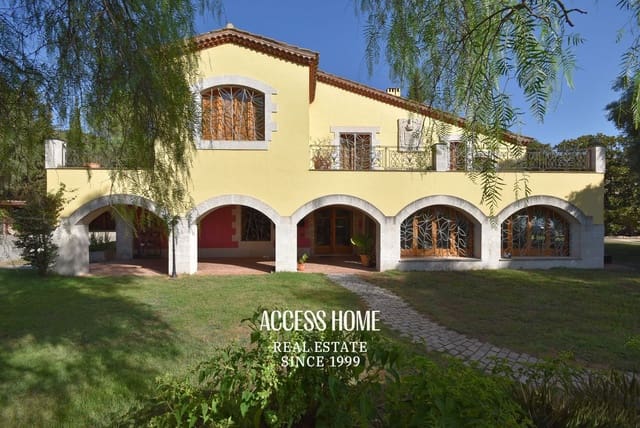 Huvila myytävänä paikassa Cabrera de Mar mukana uima-altaan 
autotalli - 6 750 000 € (Ref: 10057693)
