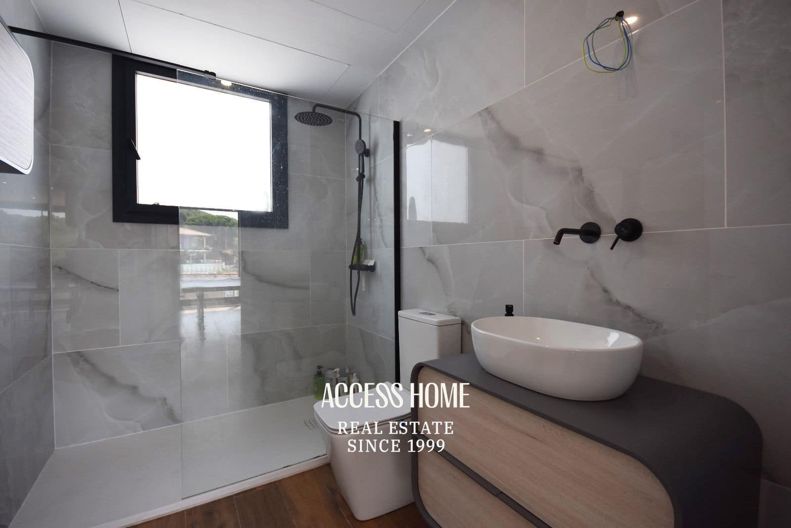 6 soverom Villa til salgs i Premia de Dalt med svømmebasseng garasje - € 1 350 000 (Ref: 10057694)