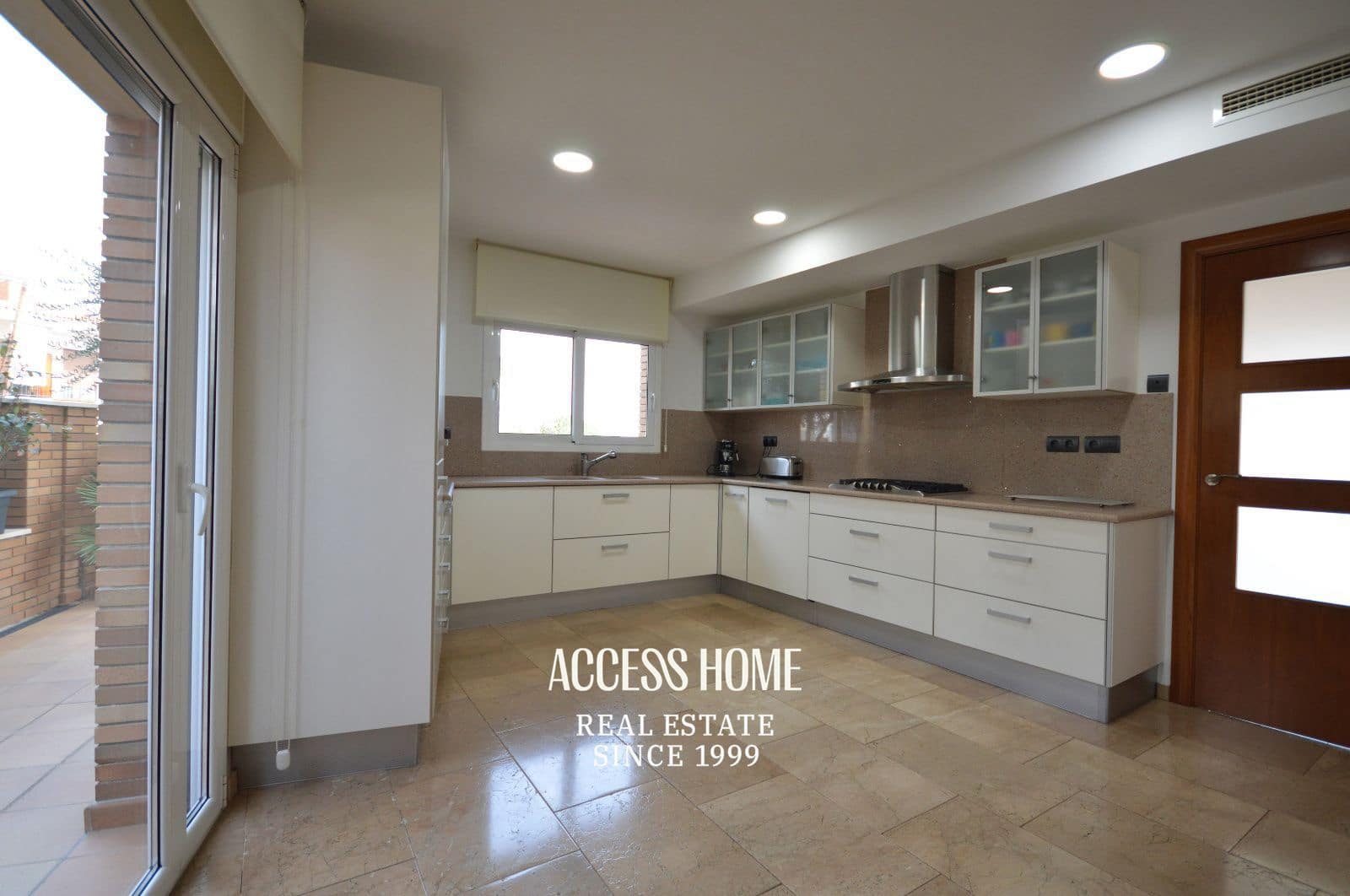 Chalet de 5 habitaciones en Premià de Dalt en venta con garaje - 685.000 € (Ref: 10062940)
