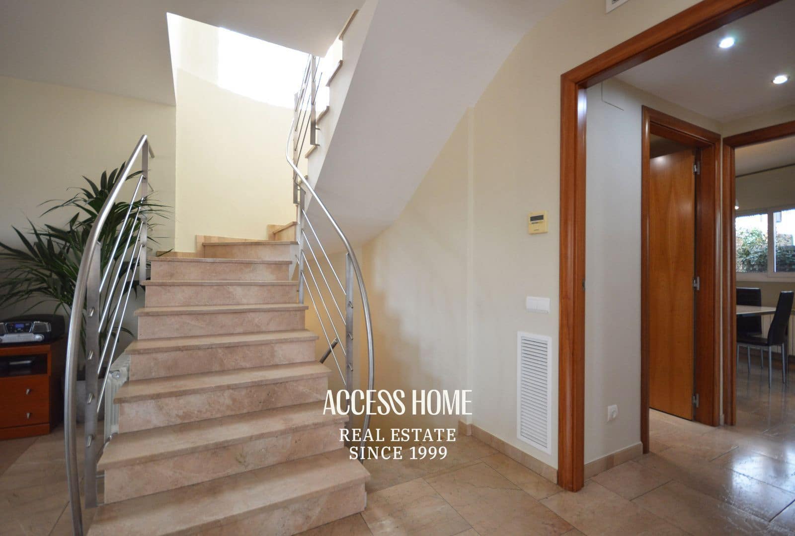 Chalet de 5 habitaciones en Premià de Dalt en venta con garaje - 685.000 € (Ref: 10062940)