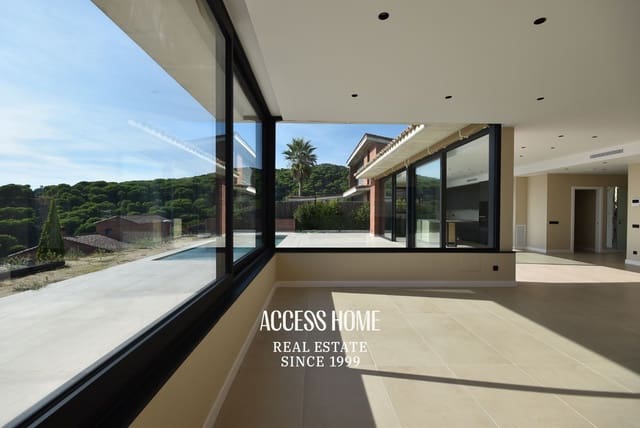 5 soverom Villa til salgs i Sant Vicenç de Montalt med svømmebasseng garasje - € 1 750 000 (Ref: 10101398)