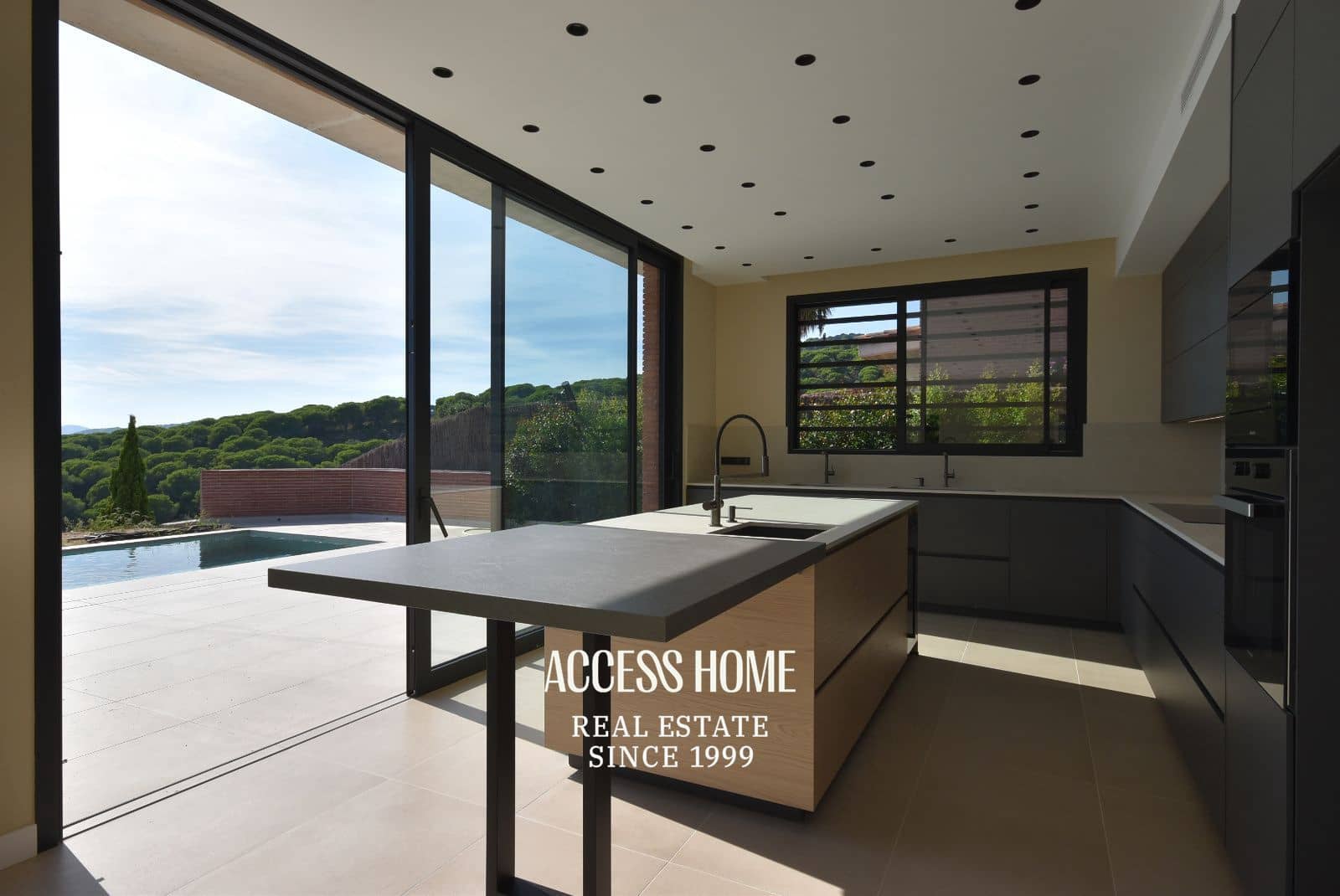 5 soverom Villa til salgs i Sant Vicenc de Montalt med svømmebasseng garasje - € 1 750 000 (Ref: 10101398)