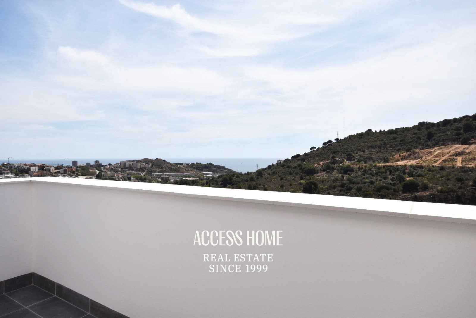 5 bedroom Villa for rent in Tiana with pool garage - € 4,500 (Ref: 10165502)