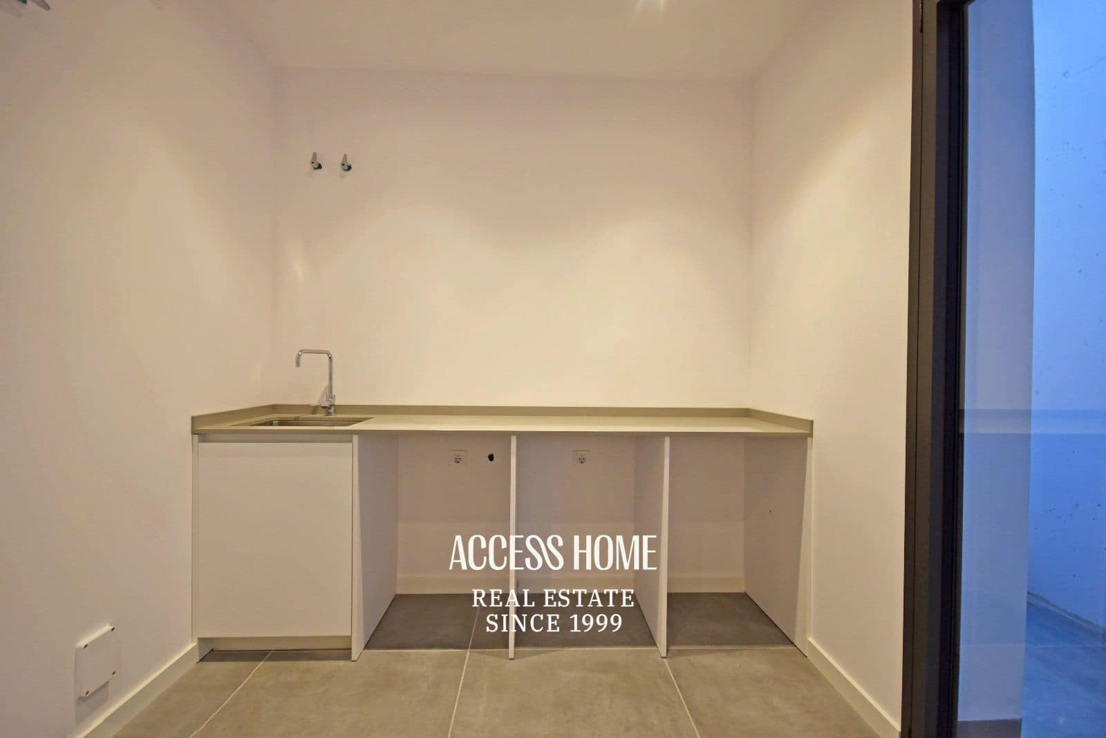 5 bedroom Villa for rent in Tiana with pool garage - € 4,500 (Ref: 10165502)