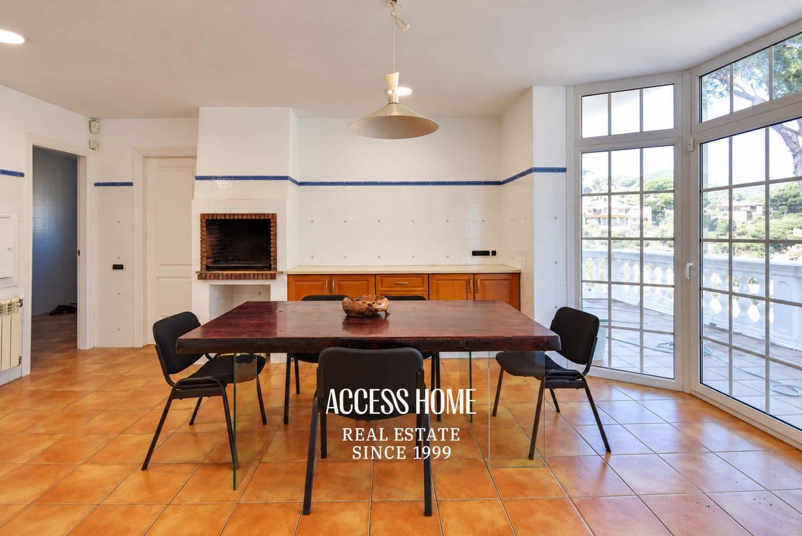 5 bedroom Villa for sale in Cabrils with pool garage - € 1,200,000 (Ref: 10179239)