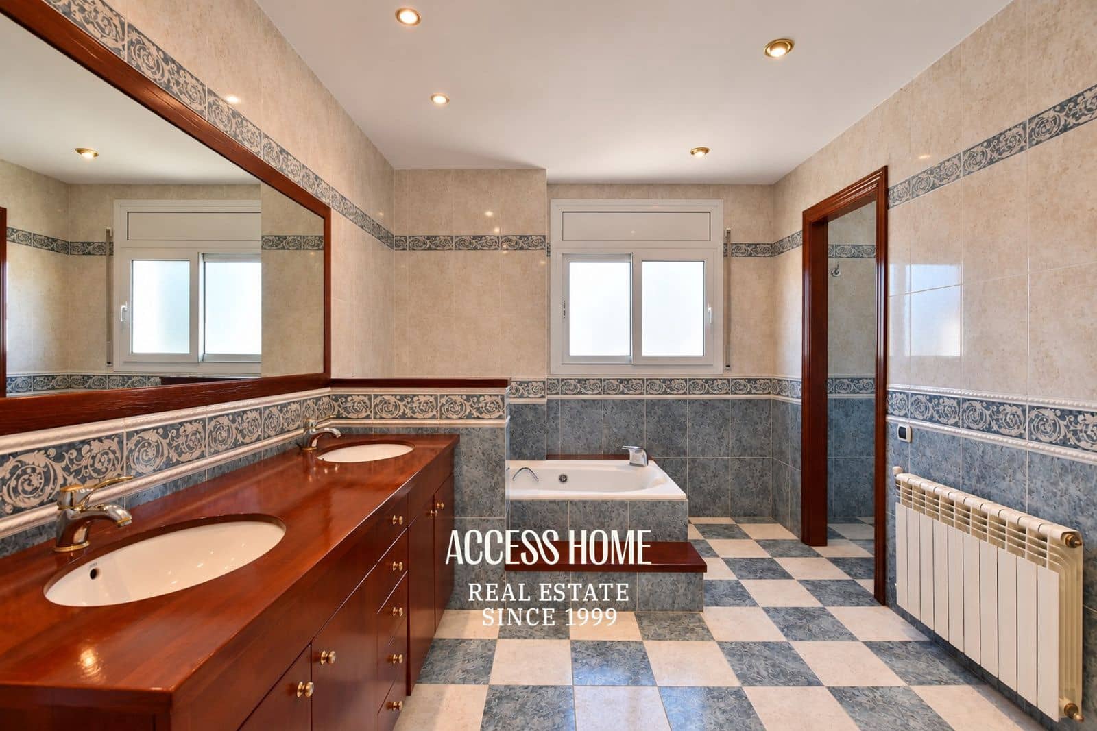 5 bedroom Villa for sale in Cabrils with pool garage - € 1,200,000 (Ref: 10179239)